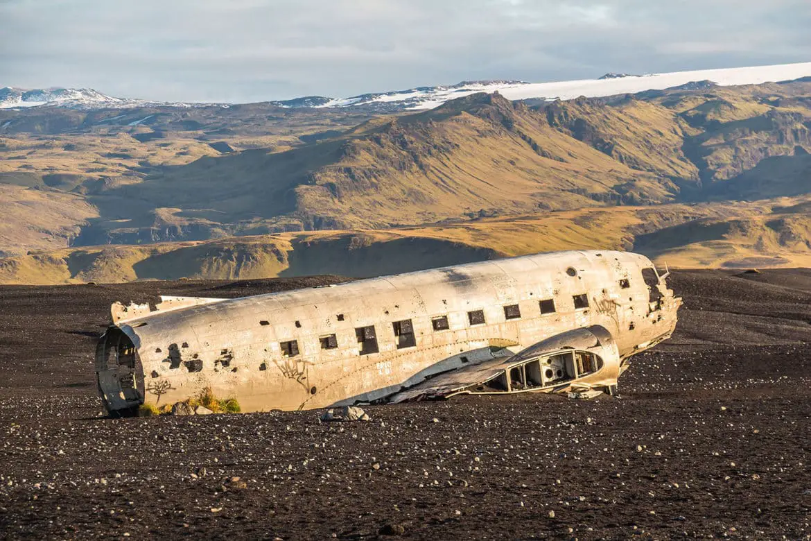 Flugzeugwrack Island - So sieht das mysteriöse "DC-3 Wrack" heute aus