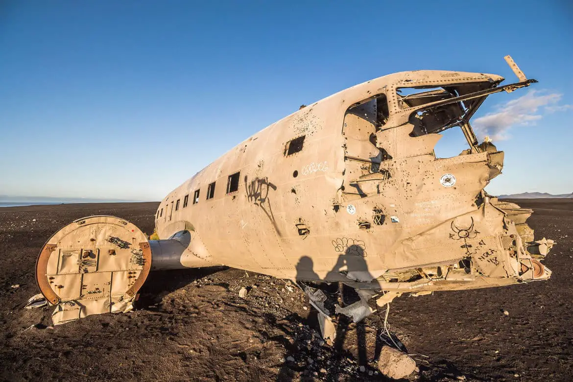 Flugzeugwrack Island - So gelangst du 2023 zum mysteriösen "DC-3 Wrack"